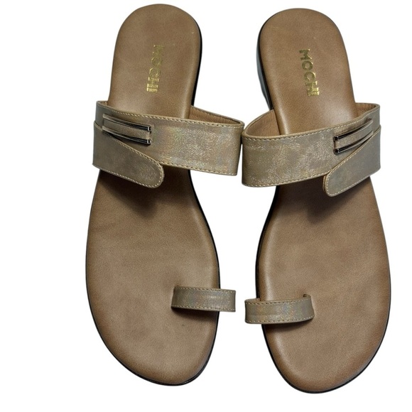 MOCHI Golden Toe Sandals Sz 38 - Picture 2 of 10